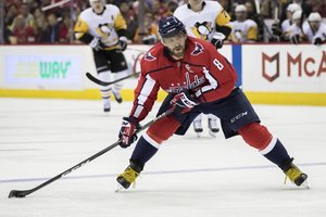 <p> Alex Ovechkin trifft zum zwischenzeitlichen 1:1 gegen Pittsburgh. <br/>Foto: imago</p>