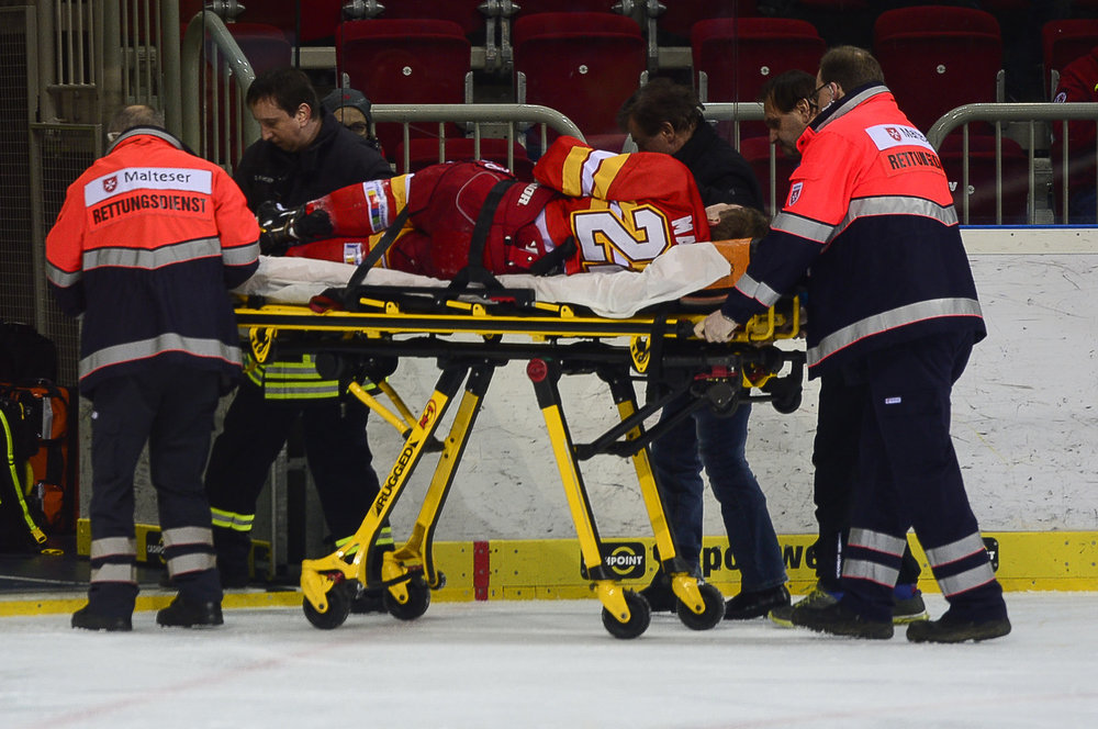 Düsseldorfs Corey Mapes erleidet Lendenwirbelbruch Eishockey NEWS