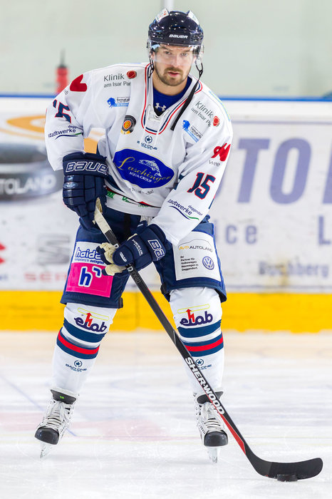 Angreifer Sergej Janzen verlängert vorzeitig beim Deggendorfer SC