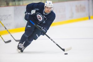 EHC Freiburg leiht Linksaußen Skyler McKenzie von den Winnipeg Jets aus