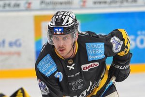 29-Tore-Angreifer Tyler Gron bleibt DEL2-Club Bayreuth Tigers treu