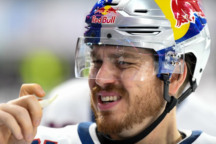 Vertrag aufgelöst Verteidiger Bobby kehrt nicht zum EHC