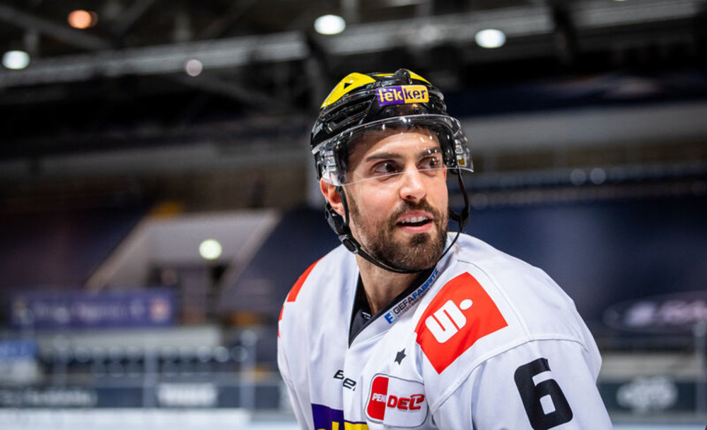 Angreifer Lucas Lessio verlängert bei den Krefeld Pinguinen Eishockey