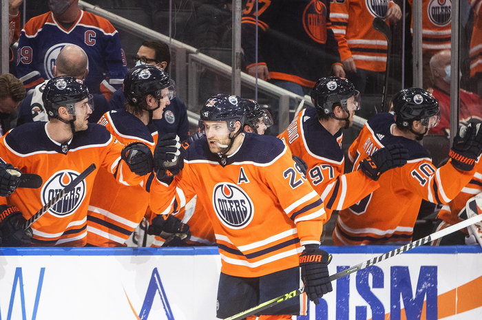 Draisaitl nach Hattrick wieder im Rennen um NHL-Torjägerkrone, Stützle erreicht 50 Punkte, Pittsburgh und Tampa in Playoffs