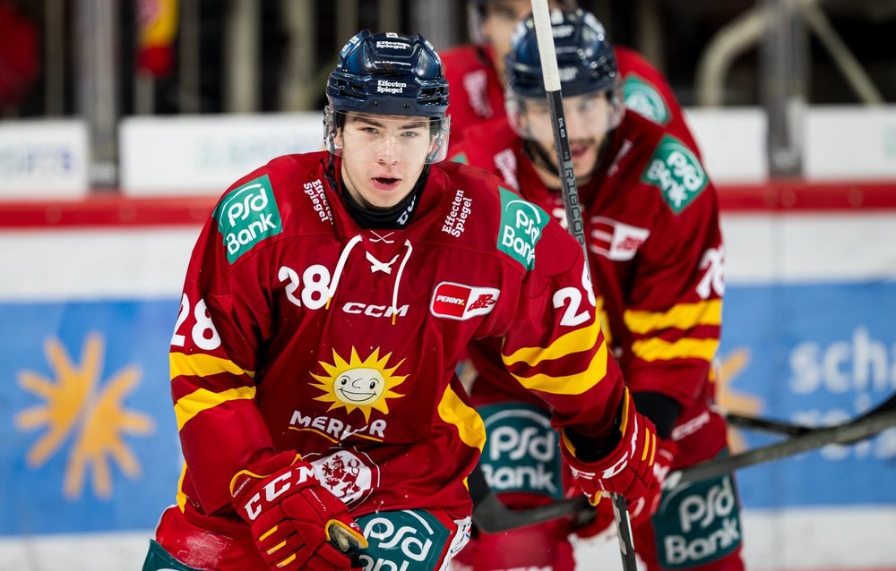 Vertrag um ein Jahr verlängert Nationalspieler Ehl bleibt bis 2025 in