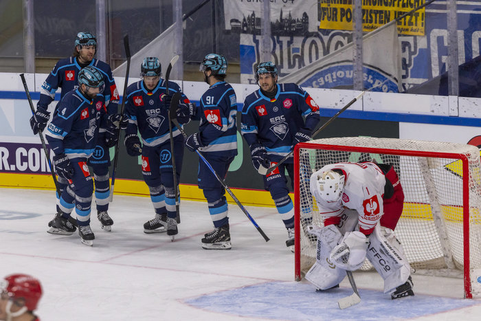 Ingolstadt beendet Vorrunde mit Kantersieg, Berlin scheidet aus – Bremerhaven durch Schützenhilfe im Achtelfinale