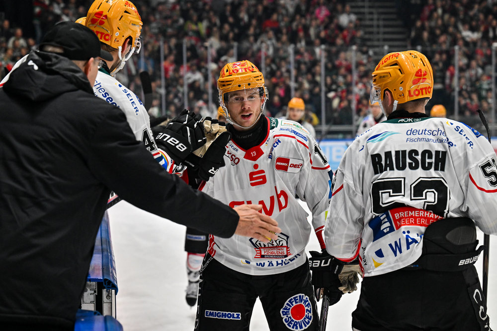 Augsburg-Serie reißt gegen Bremerhaven, Köln gewinnt NRW-Duell in Iserlohn, Wolfsburg schlägt München