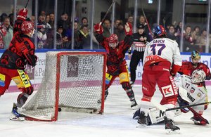 Deggendorf mit Overtime-Sieg im Spitzenspiel, Memmingen übernimmt mit 9:2-Erfolg die Tabellenführung
