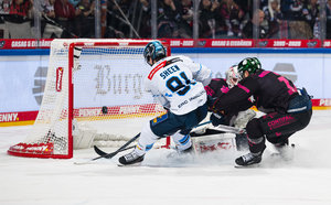 Berlin holt erstmals seit Auftakt-Wochenende drei Punkte, Bremerhaven gewinnt Top-Spiel, Reichel verletzt sich bei Adler-Sieg