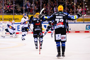 Doppelpack Roßmy: Bremerhaven fertigt München mit 4:1 ab und springt auf Rang zwei