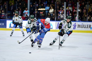 Bayreuth bezwingt Selb in Derby, Füssen feiert Penalty-Erfolg über Bad Tölz, Kantersiege für Heilbronn und Deggendorf