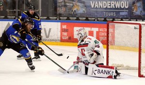 Spitzenspiel geht an die Indians, Halle dreht Partie gegen Rostock