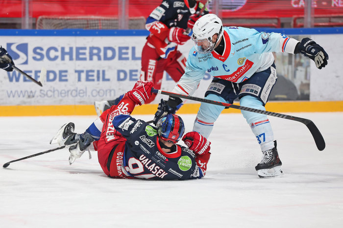 Falken verschärfen Selber Krise – Memmingen schießt Bayreuth zweistellig ab, Erding überrascht in Deggendorf