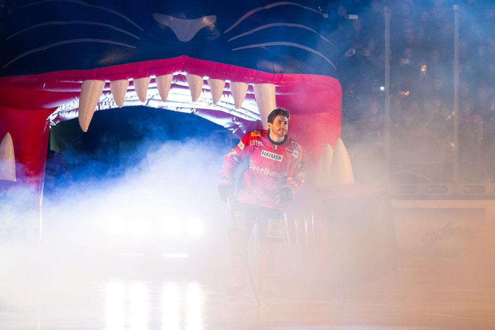 Duell um Rang zehn in Augsburg, Greilinger-Zeremonie in Ingolstadt