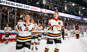 Nationalteams der Frauen und Männer mit Doppelspieltagen