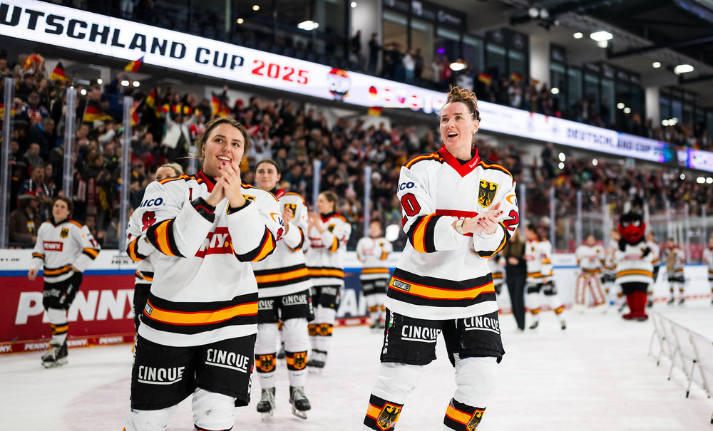 Nationalteams der Frauen und Männer mit Doppelspieltagen
