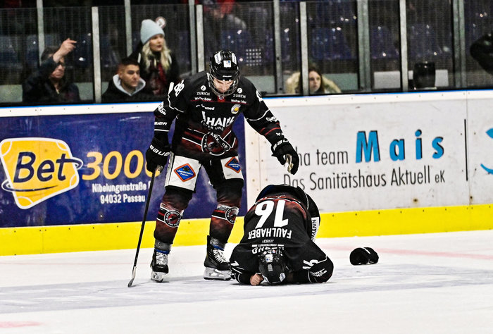 Passauer Defender Faulhaber geht es nach grobem Foul „den Umständen entsprechend gut“ – Pressesprecher tritt zurück
