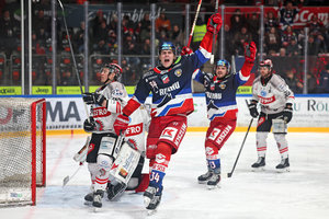 Selb schießt Memmingen ab, Deggendorf übernimmt die Tabellenführung – Füssen bezwingt Heilbronn