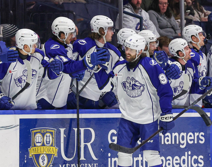 Stachowiak trifft dreimal in Folge, drei Assists für Samanski, Quapp in die ECHL geschickt