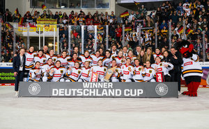 DEB-Frauen schießen Ungarn mit 9:1 aus der Halle und verteidigen ihren Titel beim Deutschland Cup