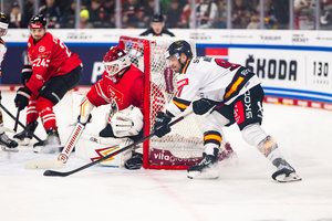 Schwache Leistung der Männer: DEB-Auswahl unterliegt beim Deutschland Cup Österreich deutlich mit 2:5