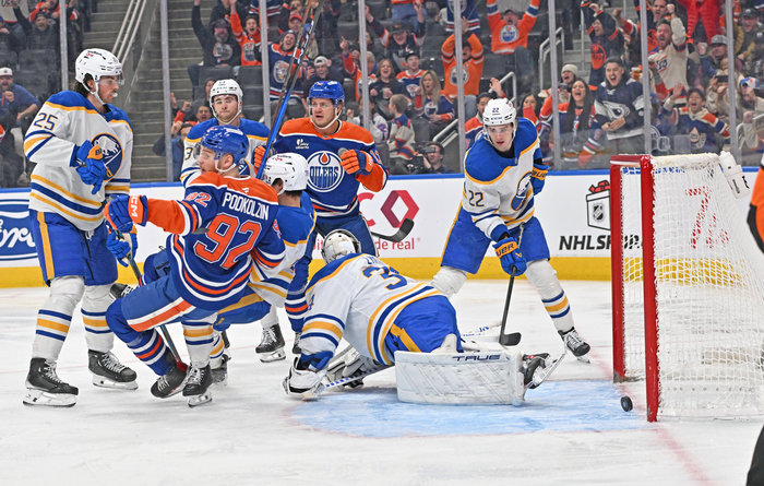 Buffalo verdirbt Edmonton sensationelles Comeback, gleich vier Teams erzwingen spät die Overtime