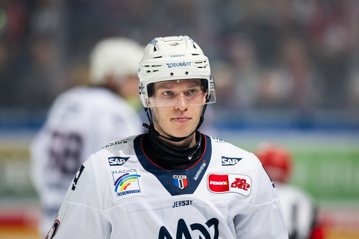 Iserlohn holt Stürmer Maximilian Eisenmenger in die DEL zurück, Eham verlängert in Nürnberg