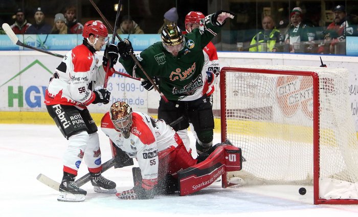 Fünf Spiele, fünf Heimsiege: Spitzentrio setzt sich ab, Hamm siegt gegen Halle – Herne verschafft sich Luft