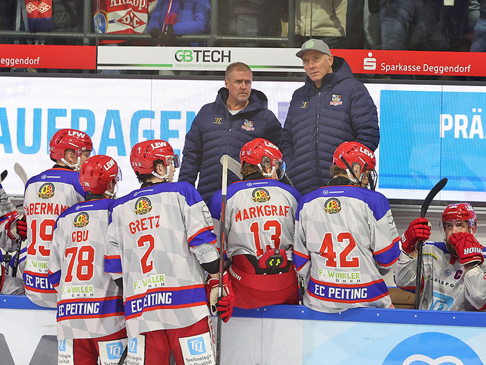 Nach drei Niederlagen am Stück: EC Peiting trennt sich von Trainer John Sicinski