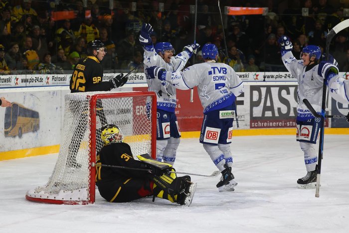 Deggendorf setzt Erfolgsserie fort, Heilbronn dreht gegen Selb 0:3-Rückstand, Riessersee macht Sechs-Punkte-Wochenende perfekt