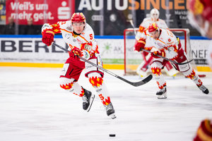 Kaufbeuren kann mindestens bis Saisonende 2027/28 auf Verteidiger Paul Mayer bauen