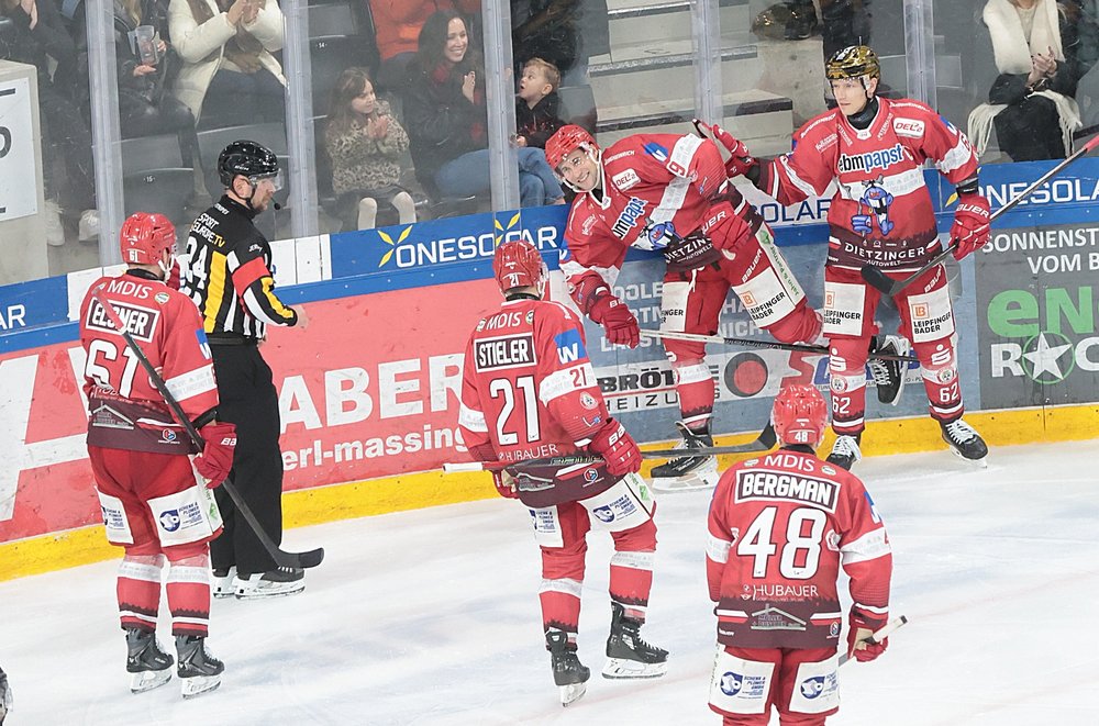 Rosenheim gewinnt Spitzenspiel, Düsseldorf schlägt Kassel, Kaufbeuren sendet im Kellerduell Lebenszeichen