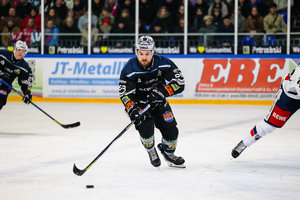 Trainer Wolsch verlängert in Erfurt, Stürmer Pauker verlässt Leipzig