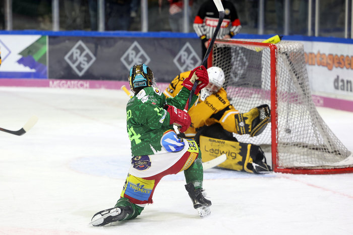 Deggendorf schießt Füssen mit 14:1 ab, Passau überrascht Heilbronn und Dramatik in Schlussminuten in Memmingen