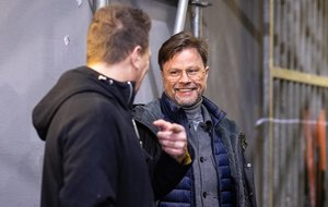 DEB verlängert mit U20-Bundestrainer Tobias Abstreiter um ein weiteres Jahr