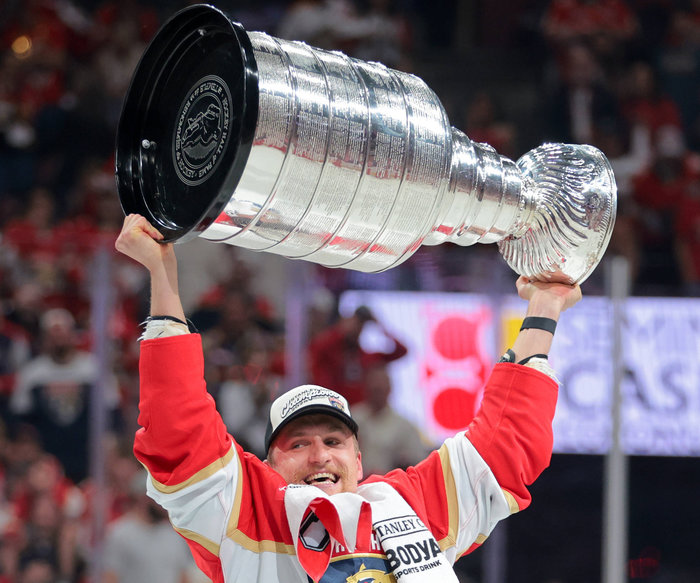Nico Sturm bringt den Stanley Cup am 14. August nach Augsburg