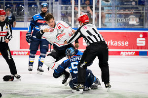Nürnberg und Augsburg beim Gäubodenvolksfest-Cup im Finale, Dresden schlägt Iserlohn – Landshut kassiert Klatsche