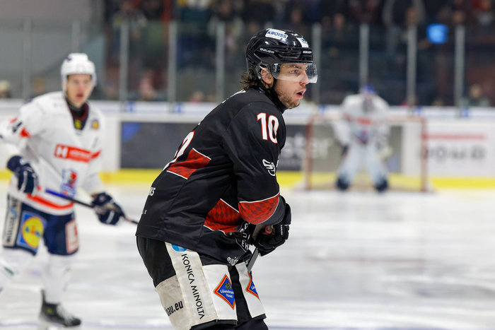 Dritte Saison bei den Black Hawks: Verteidiger Maximilian Otte bleibt in Passau