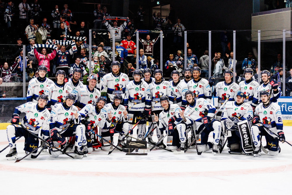 Turniersiege für Iserlohn und Straubing, Wolfsburg gelingt dritter Sieg – Crimmitschau gewinnt CCM-Cup, Landshut schlägt Villach