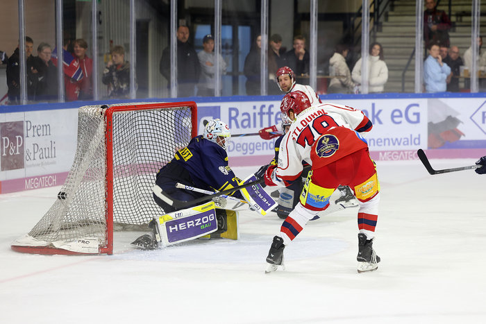 Siege für vier Süd-Oberligisten – Herford und Halle ziehen beim Dragons Cup ins Finale ein