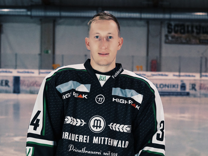 Eine Freundschaft zwischen Piranhas aus Rostock und Mittenwald und der Kampf um die Wiedereröffnung des Eisstadions