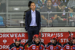 Bremerhaven kassiert acht Gegentore gegen Underdog Grenoble, Eisbären chancenlos – Ingolstadt gnadenlos effizient in Zug