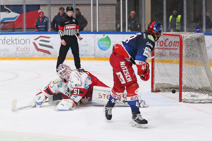 Dylan Jackson mit vier Toren bei DSC-Sieg in Selb, Memmingen schlägt Erding – Füssen schießt Bayreuth ab
