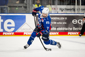 Adler Mannheim: Auch Verteidiger John Gilmour bleibt
