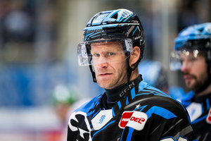 Mittelstürmer Daniel Pietta bleibt eine weitere Saison beim ERC Ingolstadt