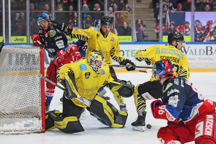 Selb feiert 4:0-Derbyerfolg gegen Bayreuth, Deggendorf siegt zweistellig, Bad Tölz mit acht Toren in Peiting