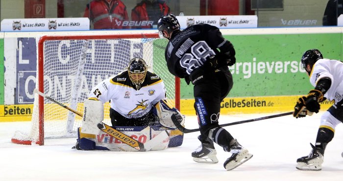 Füchse Duisburg gewinnen gegen Tilburg Trappers, vierfacher Liam Fraser schießt Rostock zum Sieg