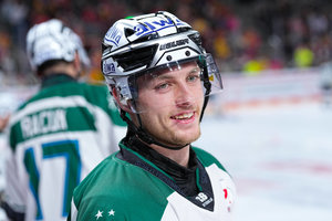 Verteidiger Maximilian Söll bleibt auch in der kommenden Saison ein Steeler