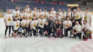 Krefelds Marcel Müller feiert 1.000. Pflichtspiel mit Tor – Ravensburg löst massives Eis-Problem in vorgezogener Pause