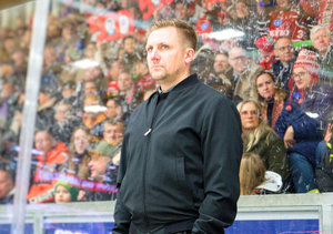 Daniel Huhn bleibt auch 2026/27 Cheftrainer der Memmingen Indians